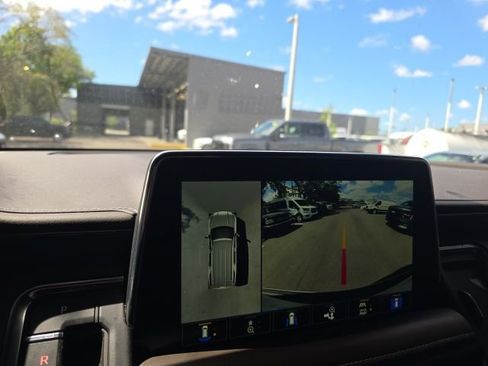 Used 2021 GMC Yukon SLT w/ SLT Premium Package image 15