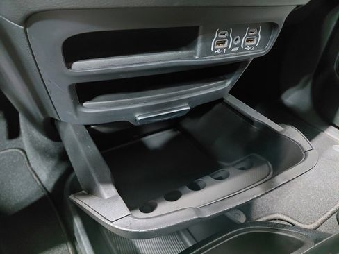 Used 2025 Chrysler Pacifica Select image 30