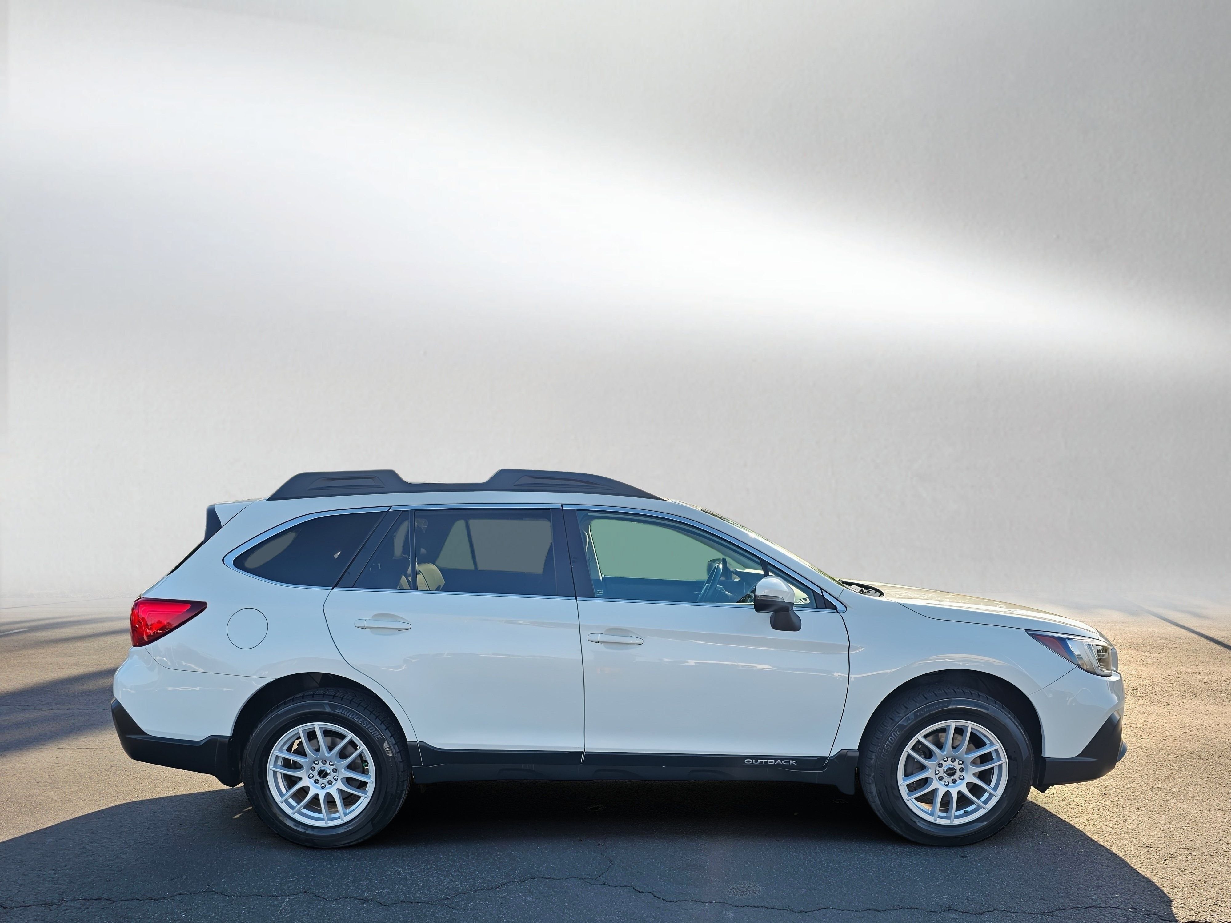 Used 2018 Subaru Outback 2.5i Limited AWD/4WD image 6
