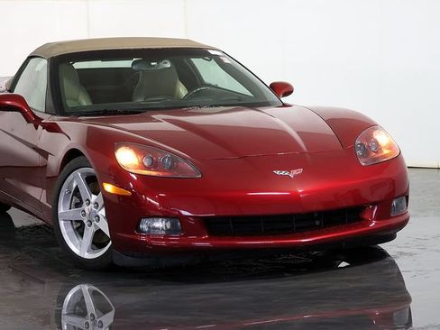 Used 2006 Chevrolet Corvette Convertible w/ Preferred Equipment Group RWD image 6