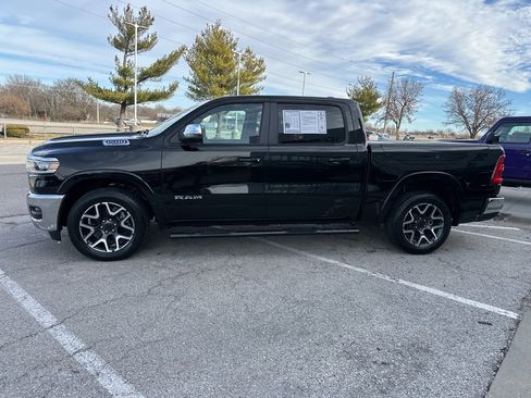 Used 2025 RAM 1500 Laramie image 15