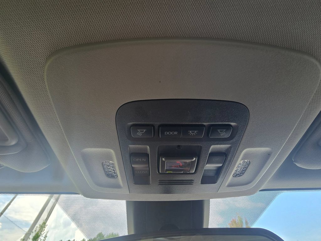 Used 2023 Toyota Camry SE FWD image 32