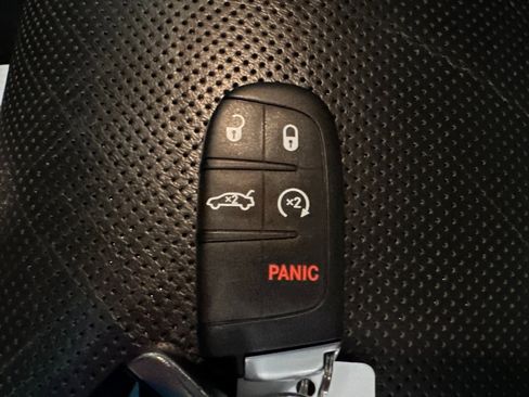 Used 2019 Dodge Charger SXT w/ Leather Interior Group image 16