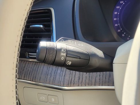 Used 2023 Volvo XC90 T8 Ultimate w/ Lounge Package image 21