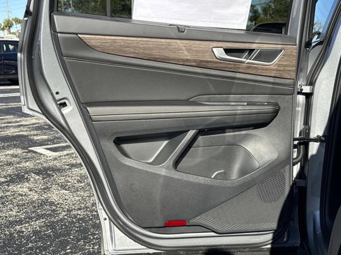 New 2026 Volkswagen Atlas SEL AWD/4WD image 13