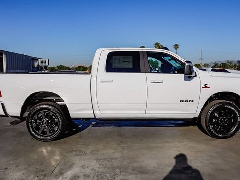 New 2026 RAM 2500 Laramie AWD/4WD image 13