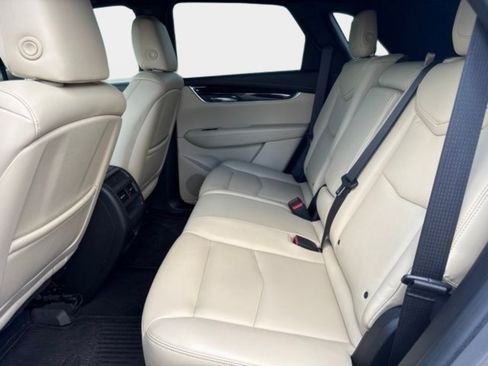 Used 2017 Cadillac XT5 FWD image 7