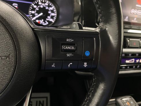 Used 2025 Nissan Pathfinder SV AWD/4WD image 17