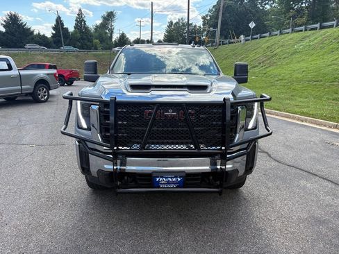 Used 2024 GMC Sierra 2500 Pro AWD/4WD image 2