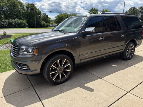 Used 2017 Lincoln Navigator L Reserve AWD/4WD image 14