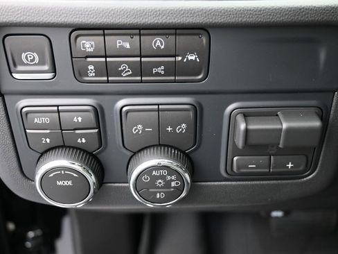 New 2026 Chevrolet Tahoe Premier AWD/4WD image 31
