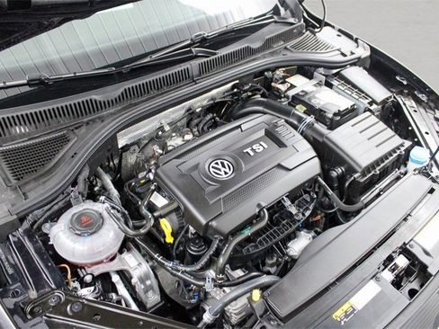 Used 2025 Volkswagen Jetta GLI Autobahn image 25