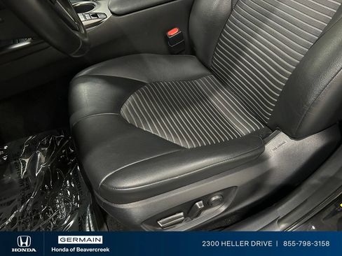 Used 2023 Toyota Camry SE FWD image 19