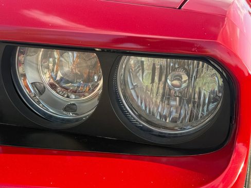 Used 2012 Dodge Challenger SXT Plus RWD image 9