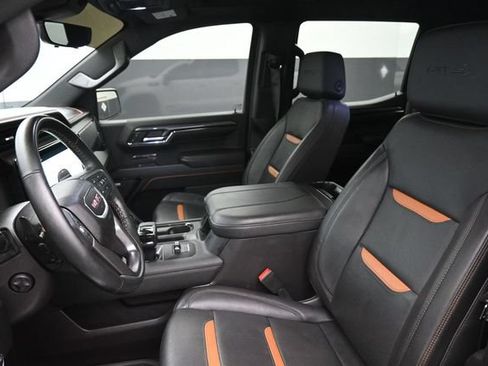 Used 2024 GMC Sierra 1500 AT4 w/ Technology Package AWD/4WD image 13