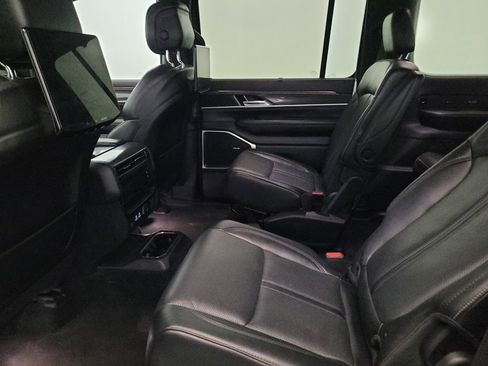 Used 2022 Jeep Wagoneer Series II w/ Convenience Group I AWD/4WD image 18