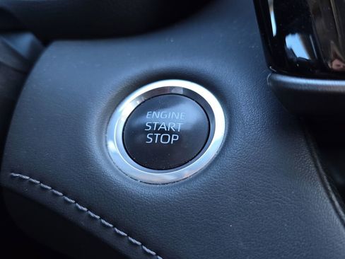 Used 2024 Toyota Highlander LE image 27