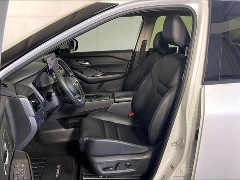 Used 2024 Nissan Rogue SL w/ SL Premium Package FWD image 31