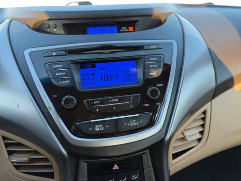 Used 2013 Hyundai Elantra GLS w/ Preferred Pkg image 17