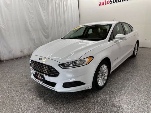 Used 2016 Ford Fusion SE image 3