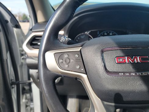 Used 2019 GMC Acadia Denali image 15