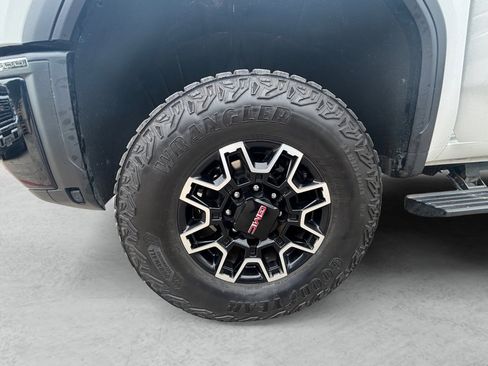 Used 2024 GMC Sierra 2500 AT4X image 24