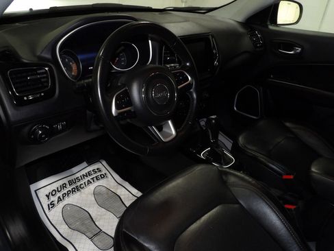 Used 2018 Jeep Compass Limited w/ Navigation Group image 9