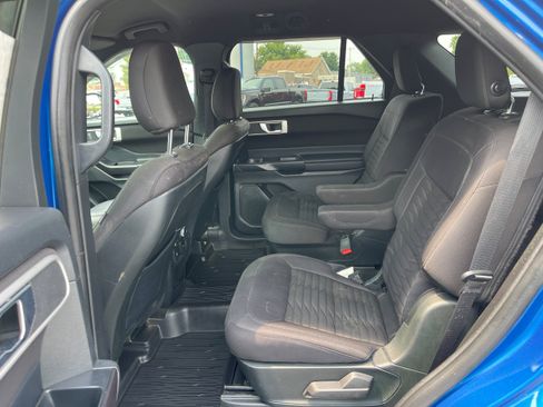 Certified 2020 Ford Explorer XLT w/ Comfort Package AWD/4WD image 12