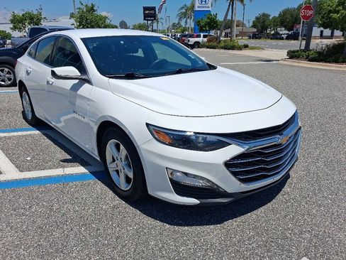 Used 2024 Chevrolet Malibu LT FWD image 3