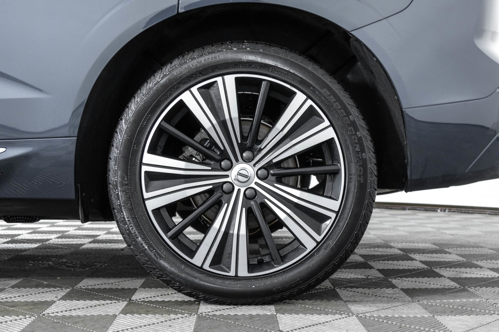 Used 2022 Volvo XC60 B5 Inscription w/ Protection Package Premier FWD image 46