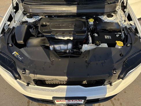 Used 2023 Jeep Cherokee Altitude Lux image 32