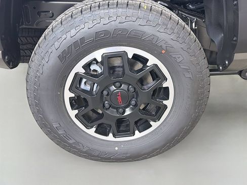 New 2026 Toyota Tacoma TRD Off-Road AWD/4WD image 27