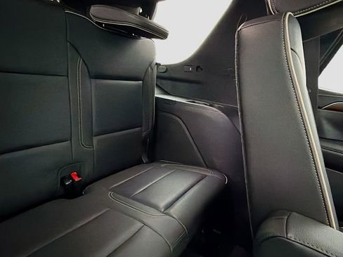 Used 2021 Chevrolet Tahoe Premier w/ Premium Package image 28