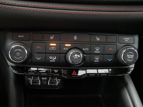 Certified 2024 Dodge Durango GT image 36