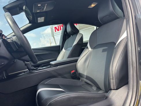 Used 2025 Toyota Camry SE image 10