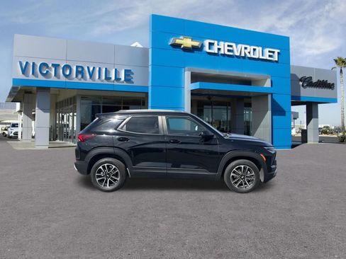 Used 2024 Chevrolet TrailBlazer LT w/ Driver Confidence Package image 4