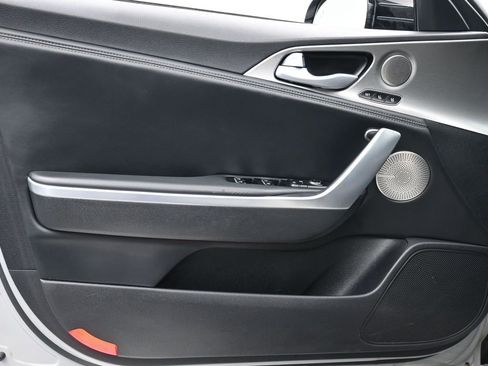 Used 2019 Kia Stinger GT2 image 9