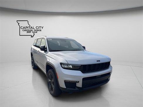 New 2025 Jeep Grand Cherokee L Limited image 2