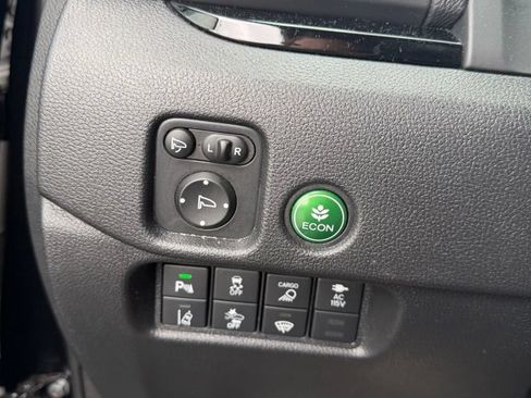 Used 2025 Honda Ridgeline Black Edition image 14
