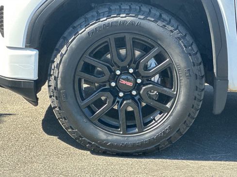 Used 2023 GMC Sierra 1500 Elevation image 27