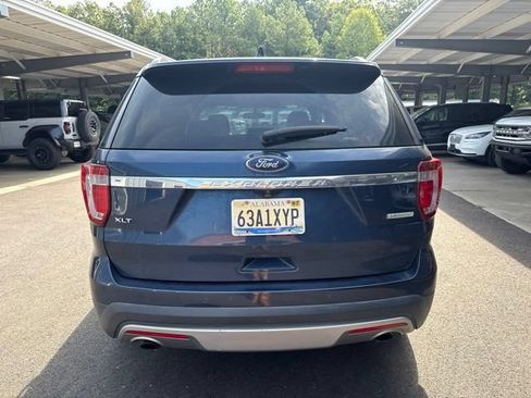 Used 2017 Ford Explorer XLT w/ Equipment Group 202A FWD image 4