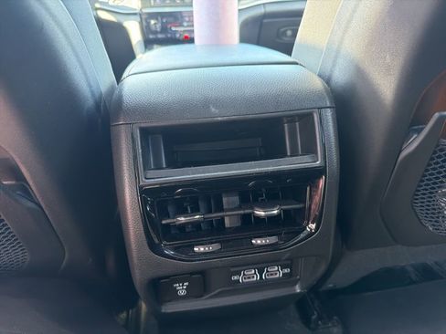 Used 2025 Jeep Grand Cherokee Laredo X w/ Luxury Tech Group I image 12