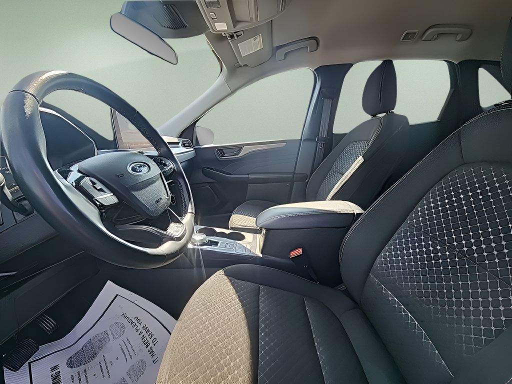 Certified 2024 Ford Escape Active AWD/4WD image 25