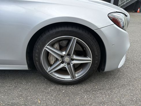 Used 2017 Mercedes-Benz E 300 4MATIC image 31