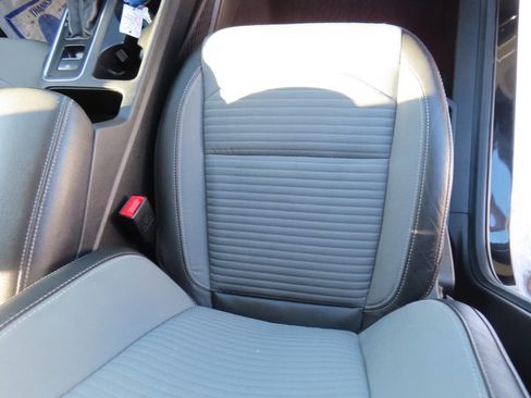 Used 2019 Ford Escape SE image 42