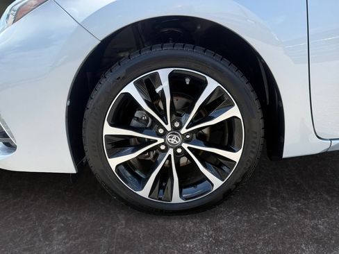 Used 2017 Toyota Corolla SE w/ Carpet Mat Package (TMS) FWD image 9