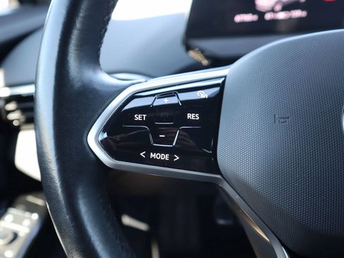 Used 2021 Volkswagen ID.4 Pro image 16