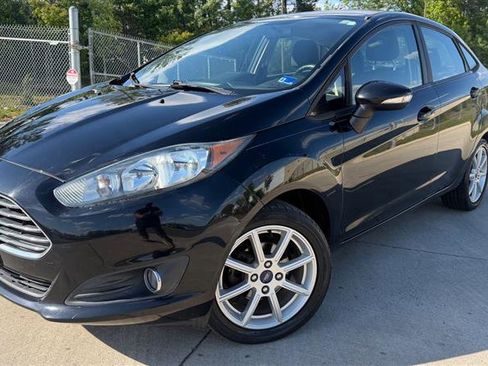 Used 2016 Ford Fiesta SE w/ Equipment Group 201A FWD image 1