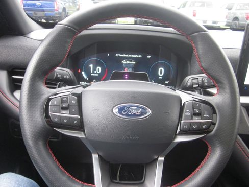 Used 2025 Ford Explorer ST w/ Sun And Sound Package AWD/4WD image 23