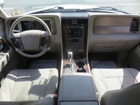 Used 2013 Lincoln Navigator L 4WD w/ HD Trailer Tow Pkg image 12
